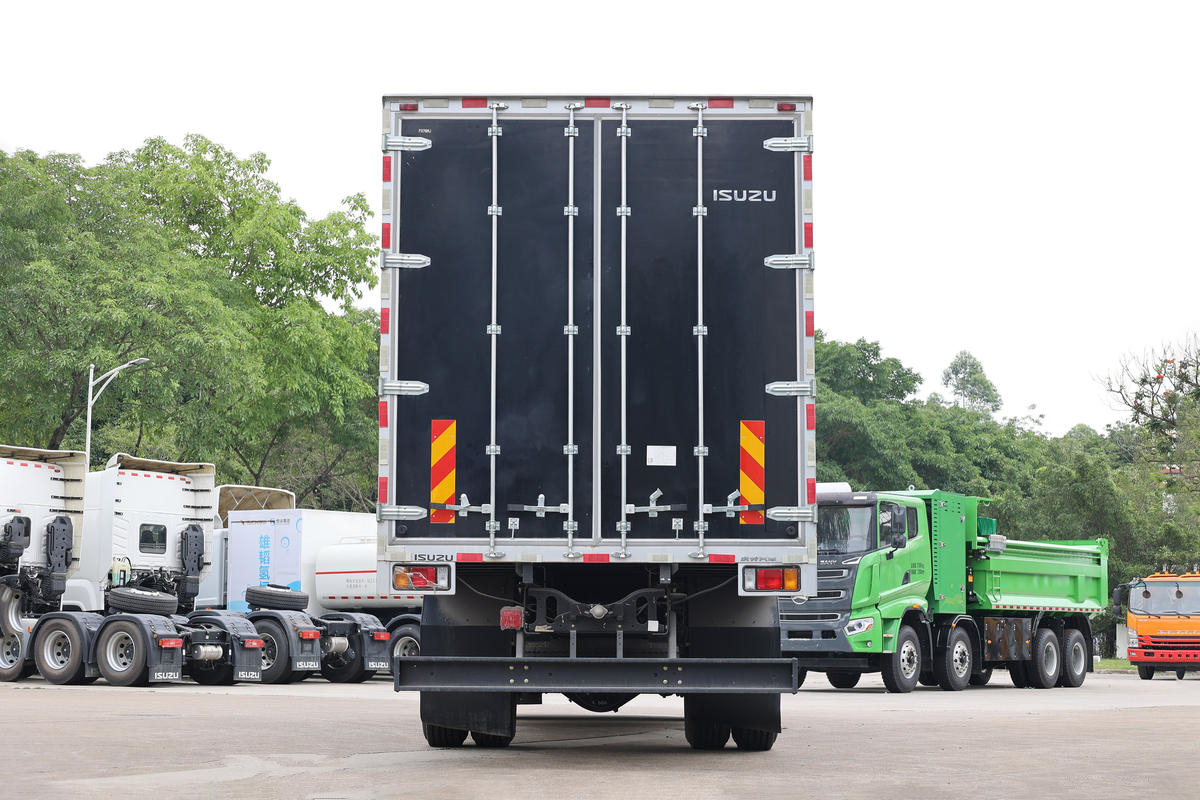 ISUZU New Model 5X Van Truck 240HP