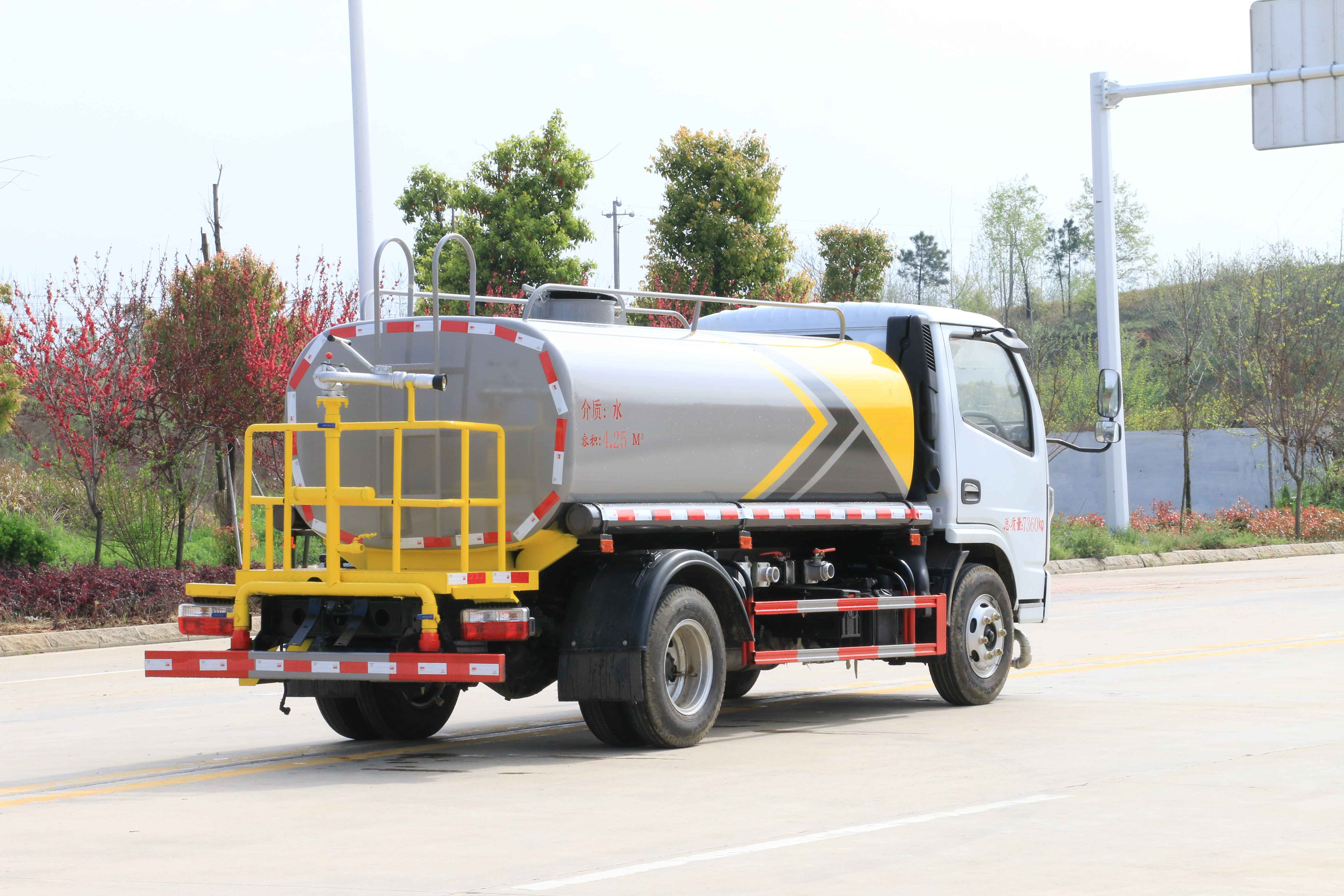 DFAC Mini Water Tanker Truck 5000L