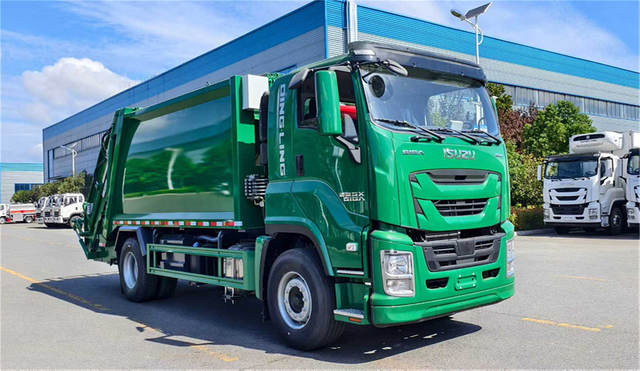 ISUZU GIGA Garbage Compactor Truck 12CBM