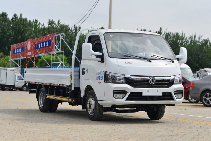 DFAC Mini Truck With Diesel Engine 102HP