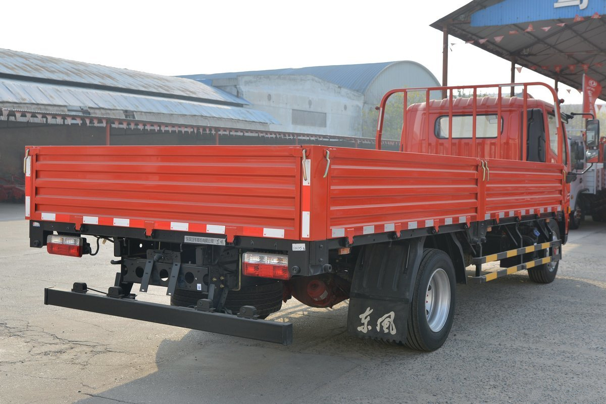 DFAC D7 Cargo Truck 17ft