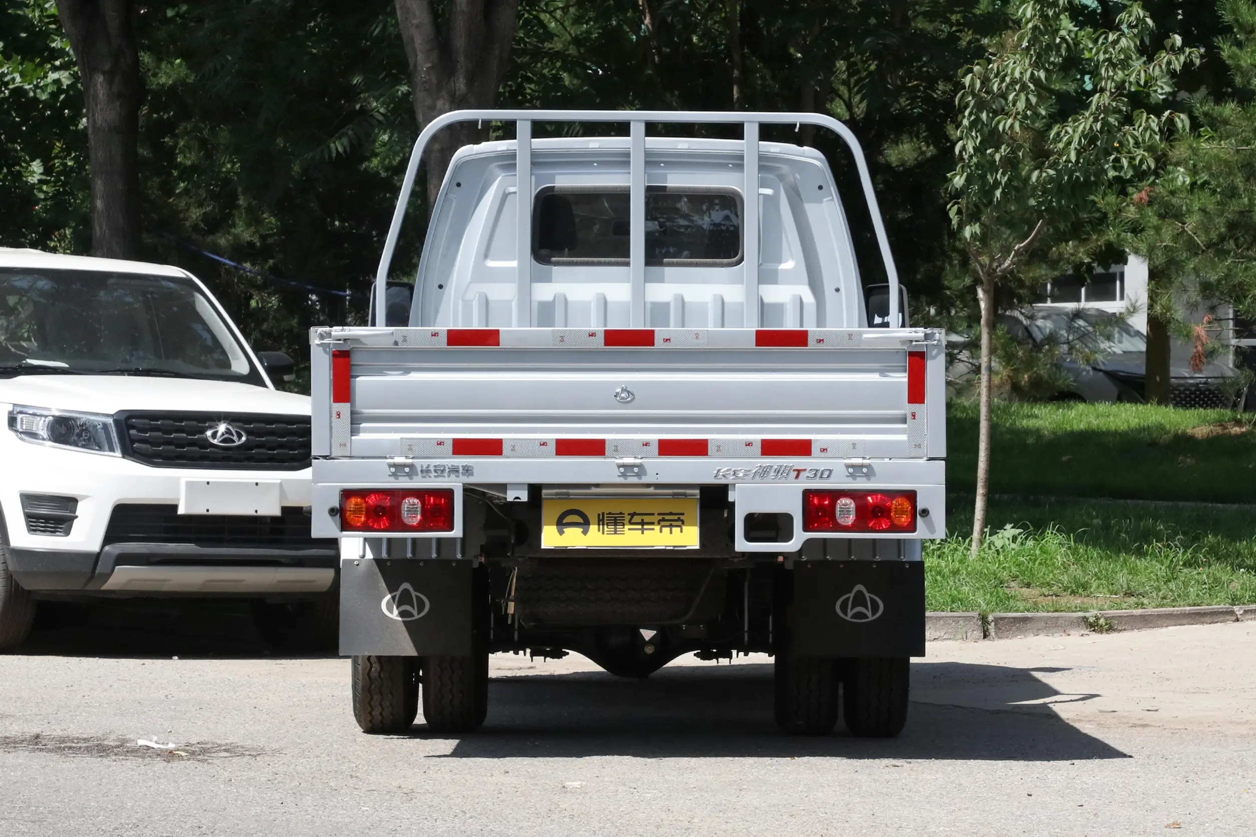 Changan T30 mini truck with double rows cabin 122HP