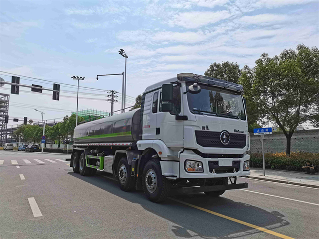 SHACMAN M3000 8X4 Water Tanker Truck 25000L