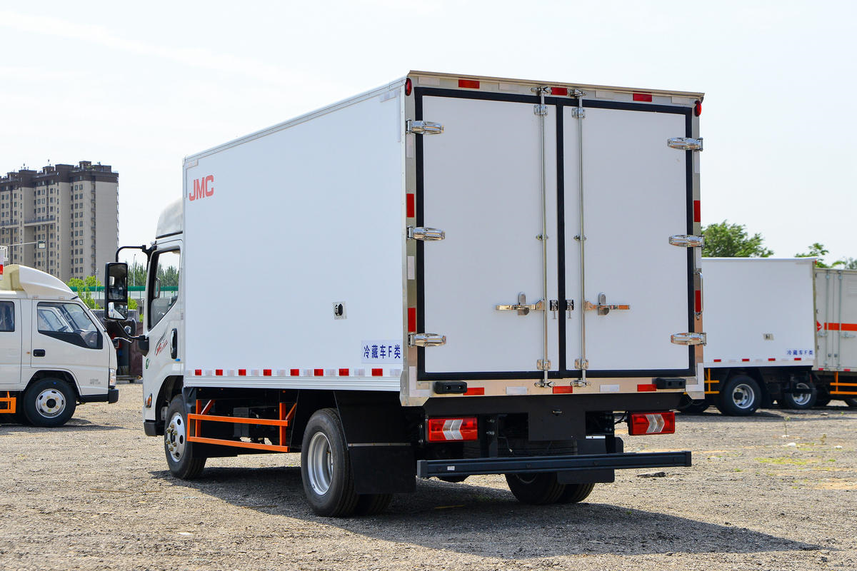 JMC T822 Refrigerator Truck