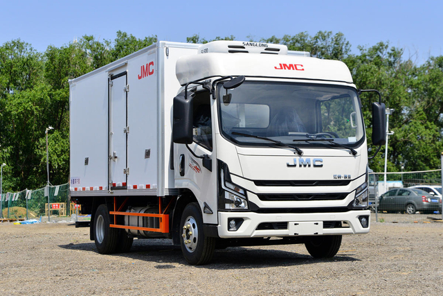 JMC T822 Refrigerator Truck