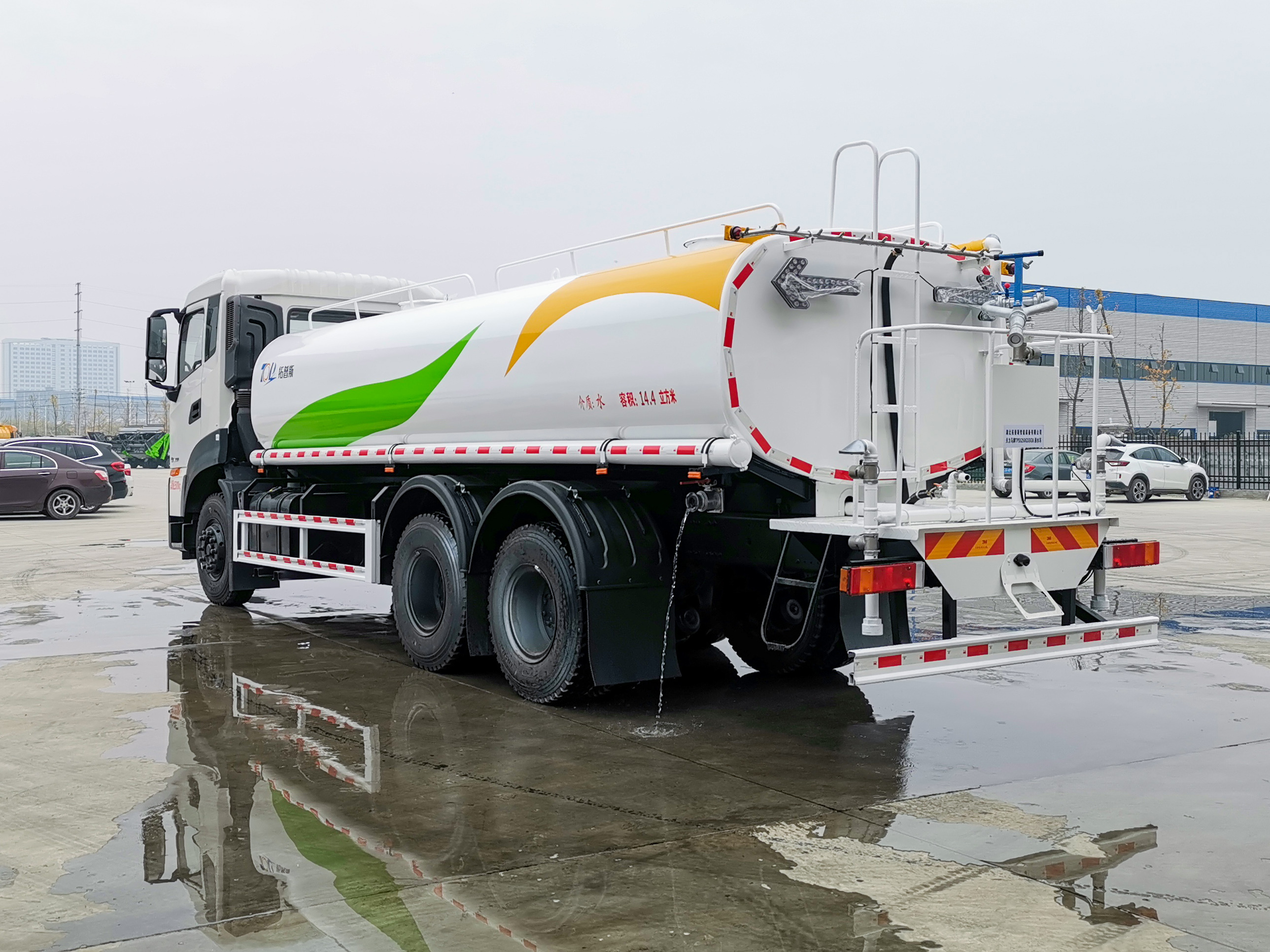 Dongfeng 6X4 Water Tanker Sprinkler Truck 20000L