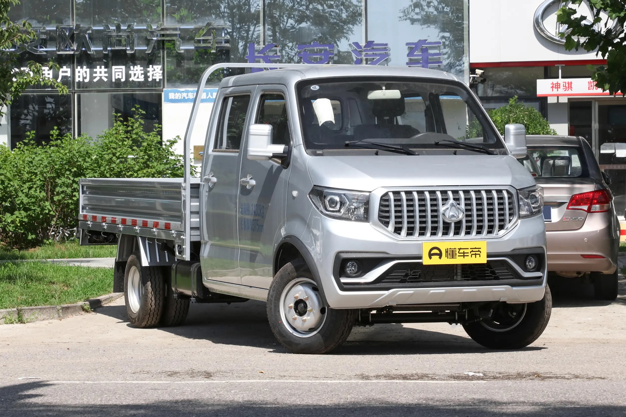 Changan T30 mini truck with double rows cabin 122HP